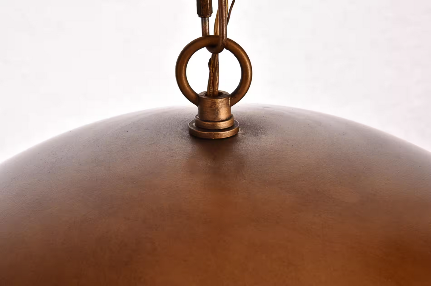 Merce Pendant in Manual Brass