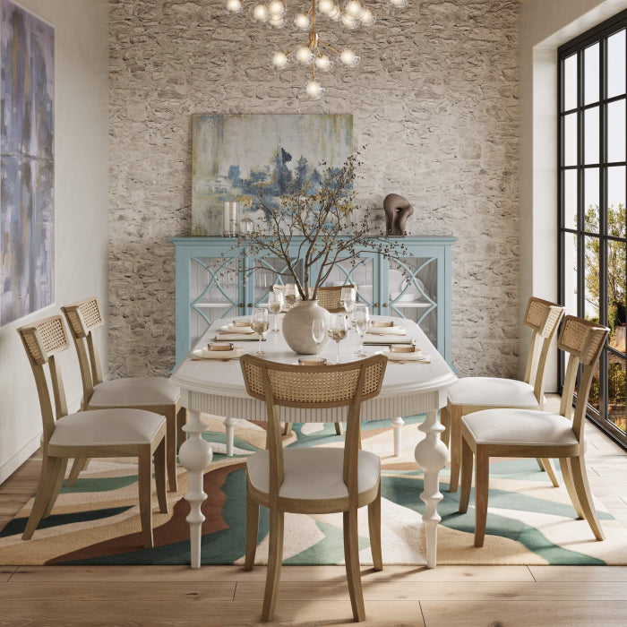 The Quinn Dining Table