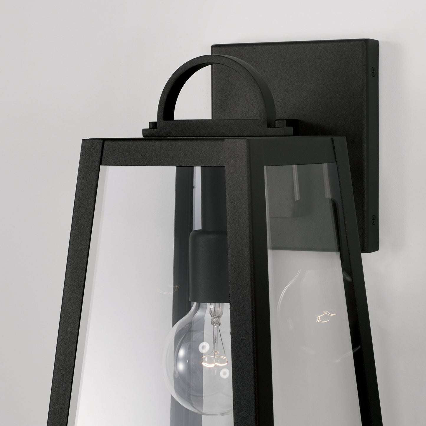 Leighton Exterior 1 LT Wall Lantern in Black